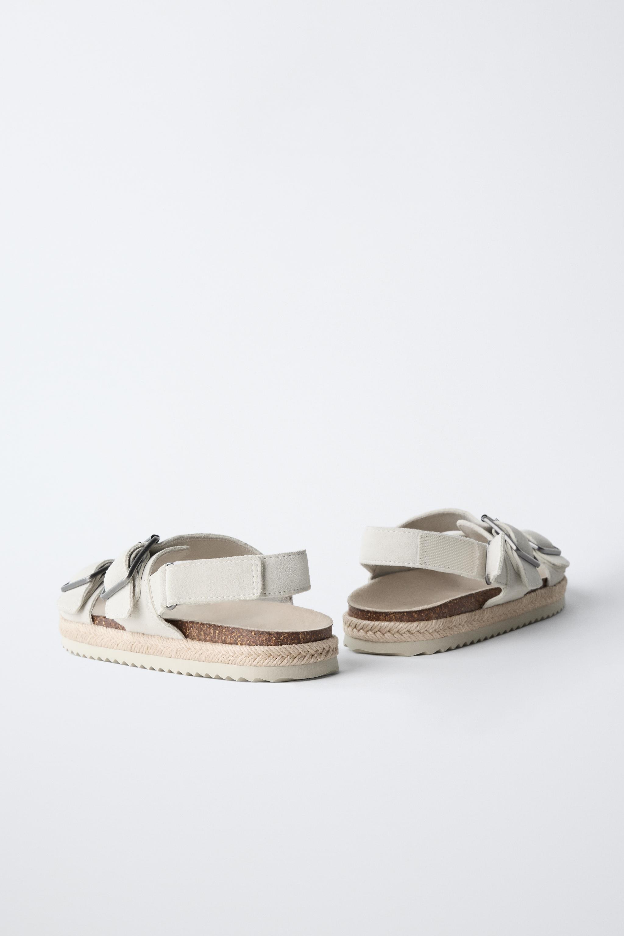 LEATHER BUCKLE SANDALS